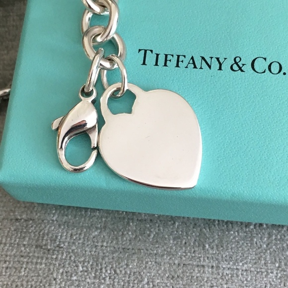 Medium 7.5" Tiffany & Co Blank Heart Tag Charm Bracelet in Sterling Silver - Picture 4 of 5